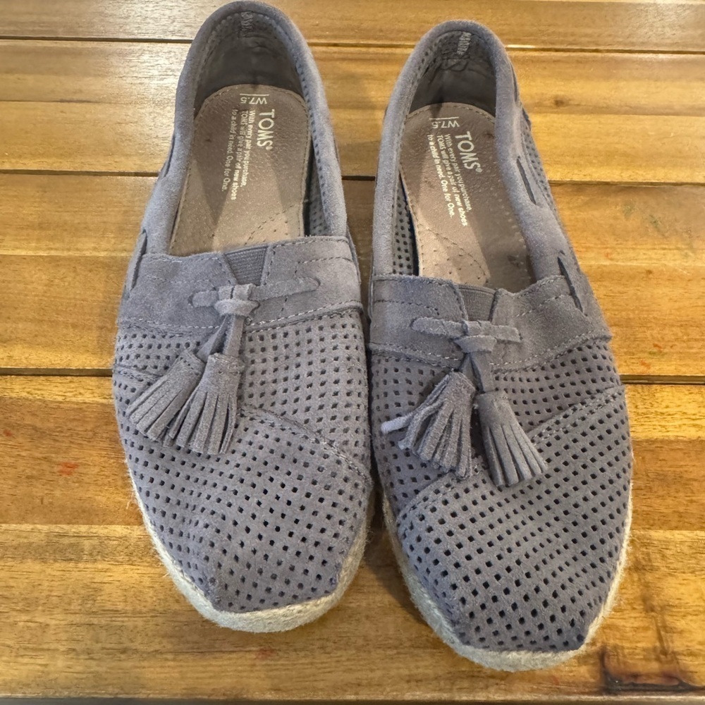TOMS Perforated Ash Color HIGH ROPE Espadrille Suede with Tassels Size 7.5